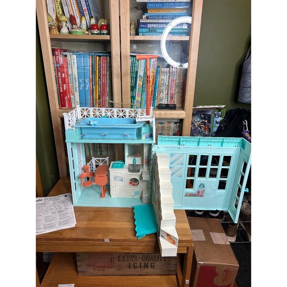 1999 90s vintage Barbie beach bungalow house doll no assesories INCOMPLETE - Picture 1 of 10